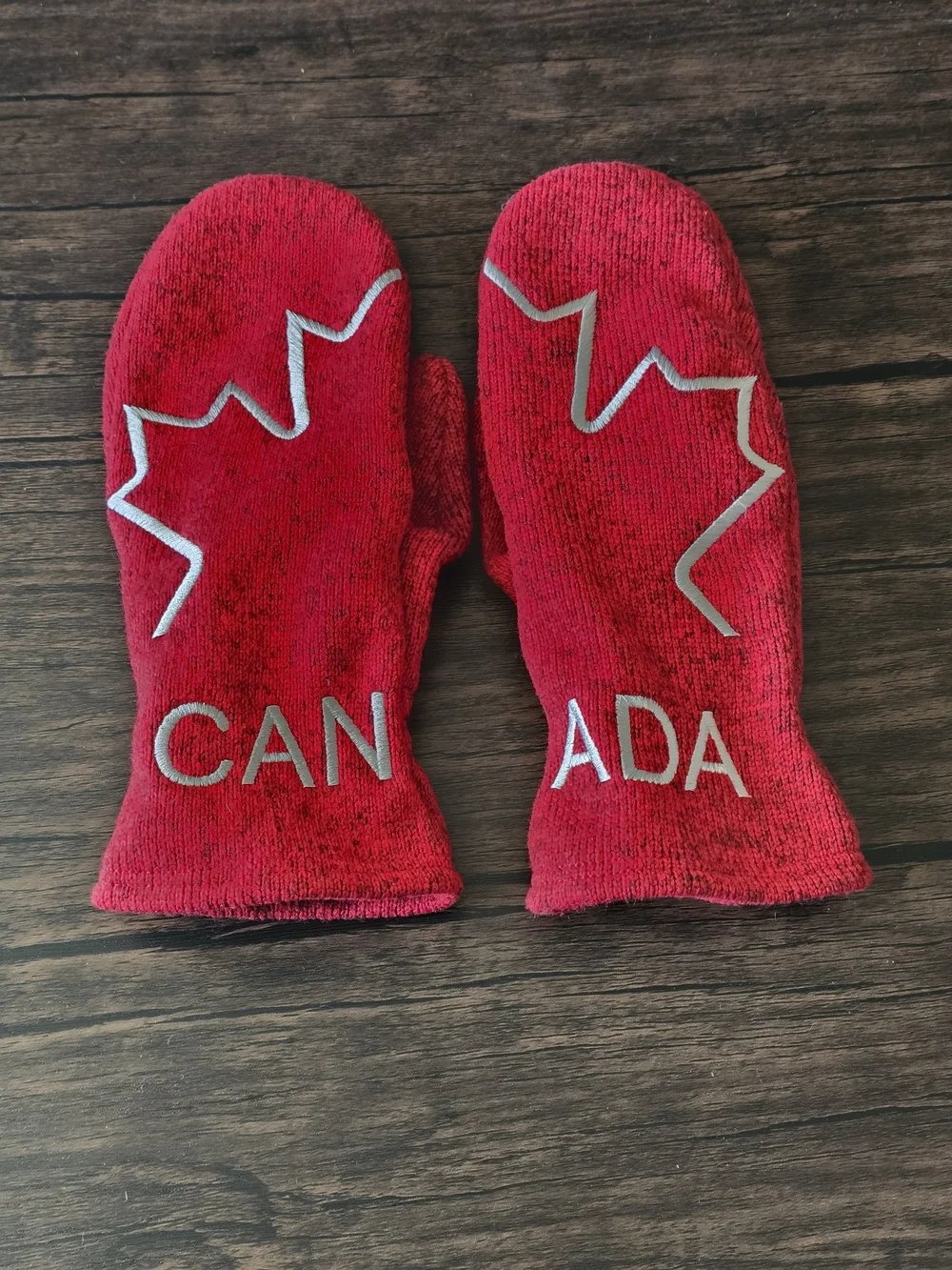 Kids Red Canada Mittens - Unbranded